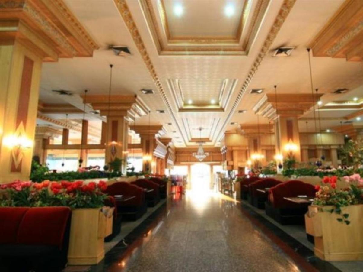 13 Coins Airport Hotel Ngam Wong Wan - Domestic Bangkok Exterior foto