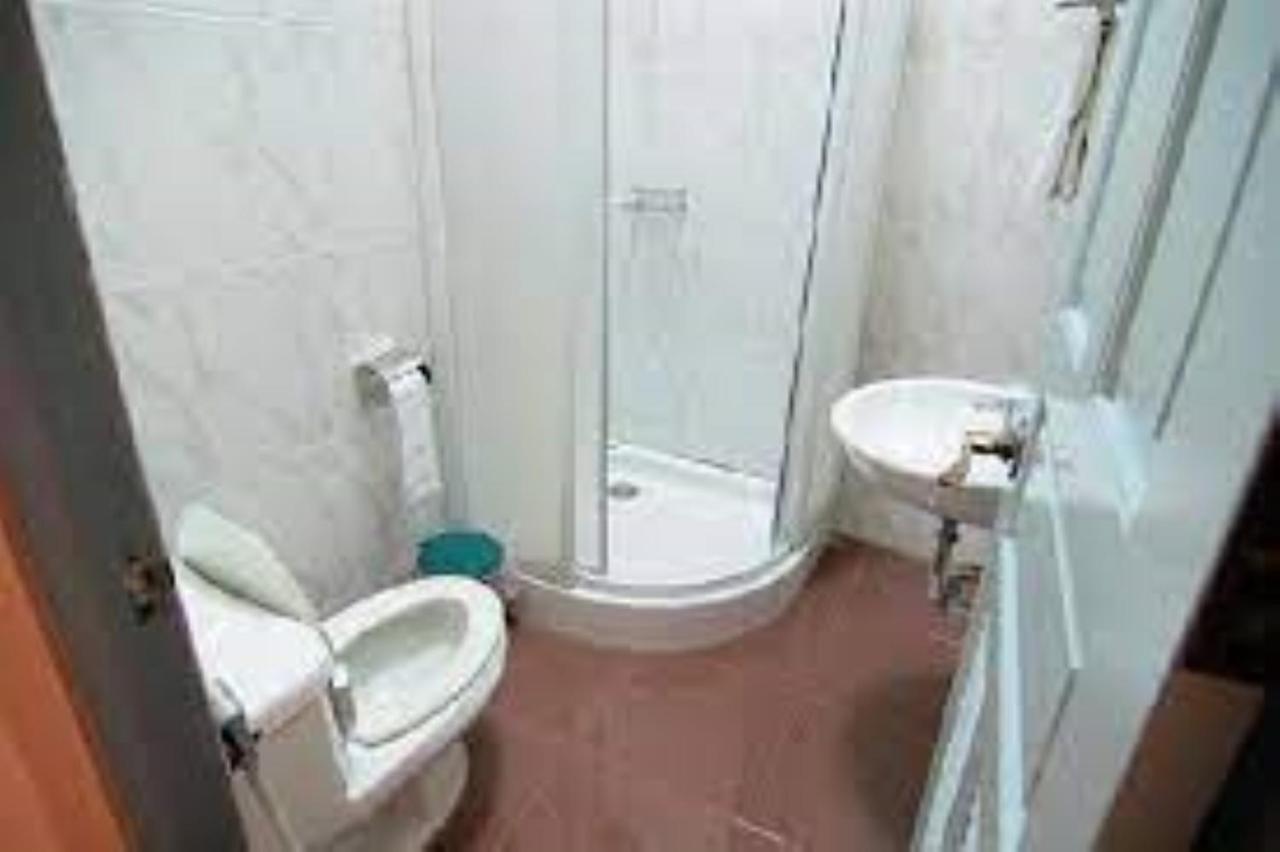 13 Coins Airport Hotel Ngam Wong Wan - Domestic Bangkok Exterior foto