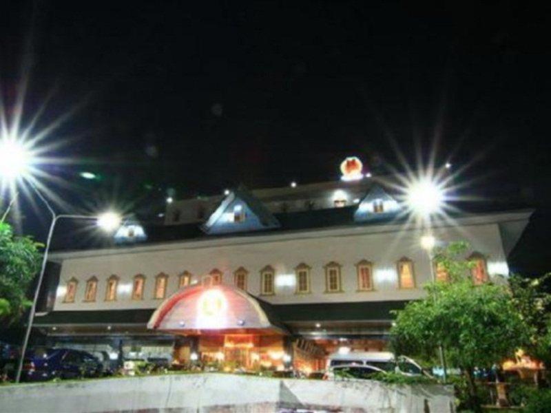 13 Coins Airport Hotel Ngam Wong Wan - Domestic Bangkok Exterior foto