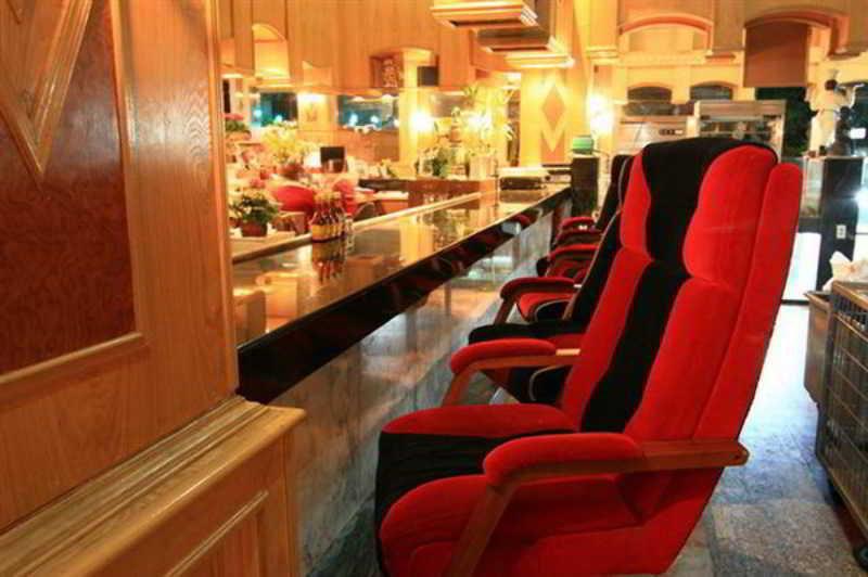 13 Coins Airport Hotel Ngam Wong Wan - Domestic Bangkok Exterior foto